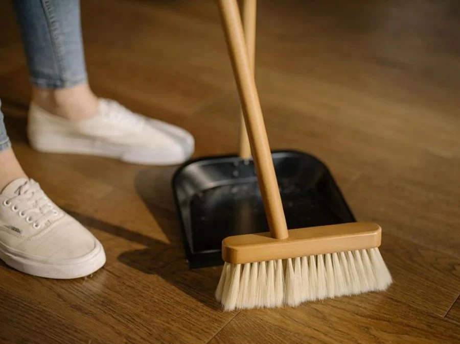 Người Anh kiêng quét dọn nhà cửa trong những ngày đầu năm
