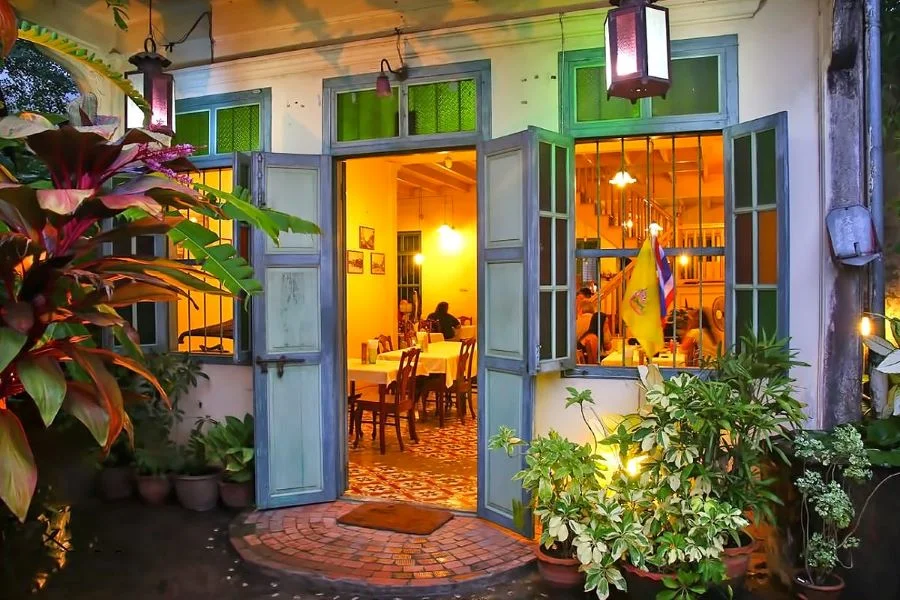 Không gian ấm cúng tại Raya House Phuket