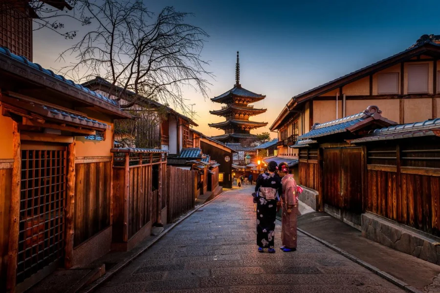 Kyoto níu chân du khách bởi sự cổ kính và lịch sử lâu đời của mình