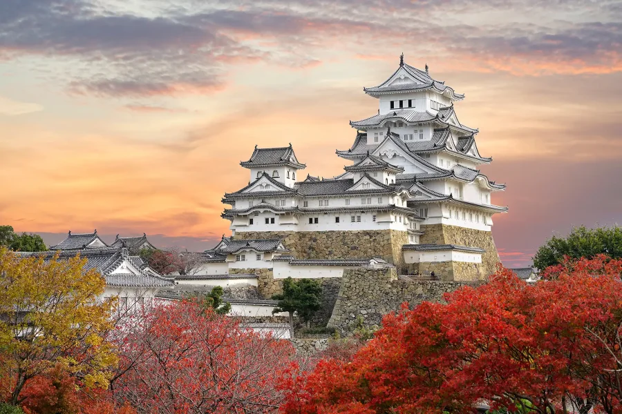 Himeji thu hút du khách bởi tòa lâu đài Himeji - một kiệt tác kiến trúc và biểu tượng lịch sử lừng lẫy của Nhật Bản