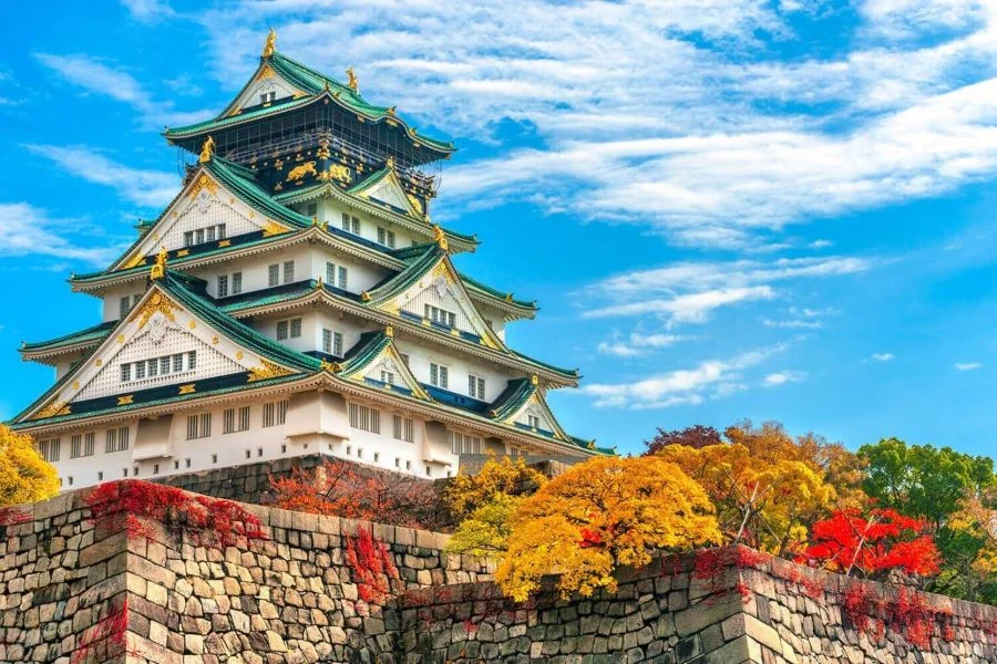 Lâu đài Osaka cũng là một biểu tượng lịch sử quan trọng của Nhật Bản