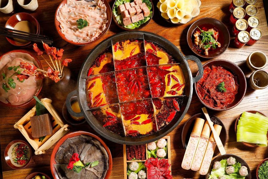 Sẽ thật tuyệt vời khi thưởng thức nồi lẩu ấm nóng giữa bầu không khí lạnh buốt của mùa đông