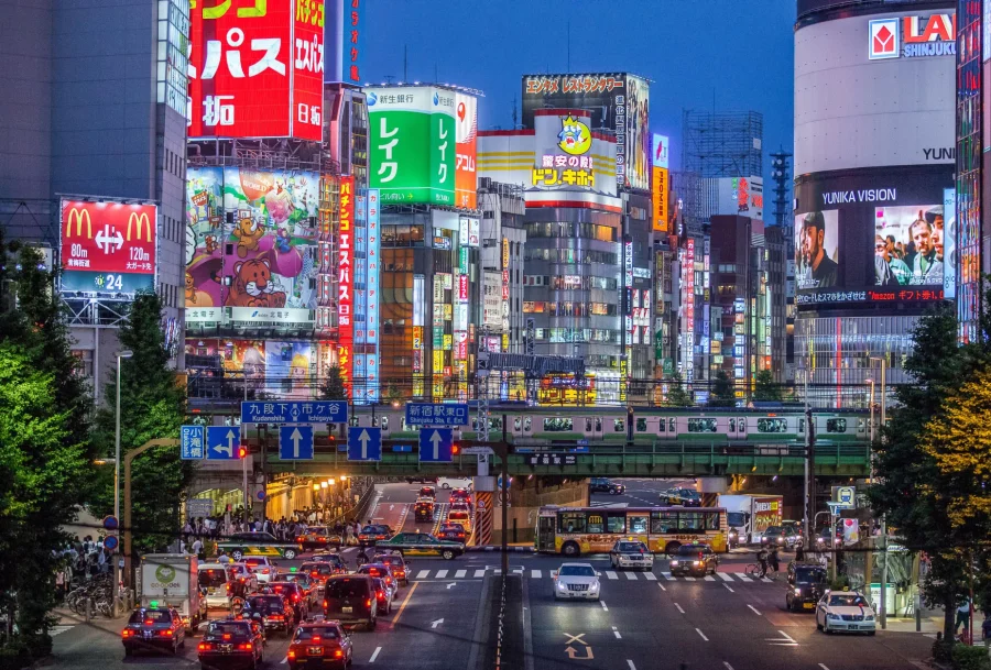 Shinjuku không chỉ là một trung tâm mua sắm sầm uất tại Tokyo mà còn là điểm đến giải trí sôi động