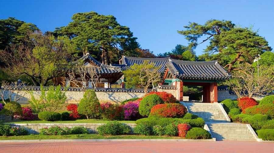 Nhà gỗ Ojukheon là một trong những ngôi nhà gỗ lâu đời nhất và được bảo tồn tốt nhất tại Hàn Quốc
