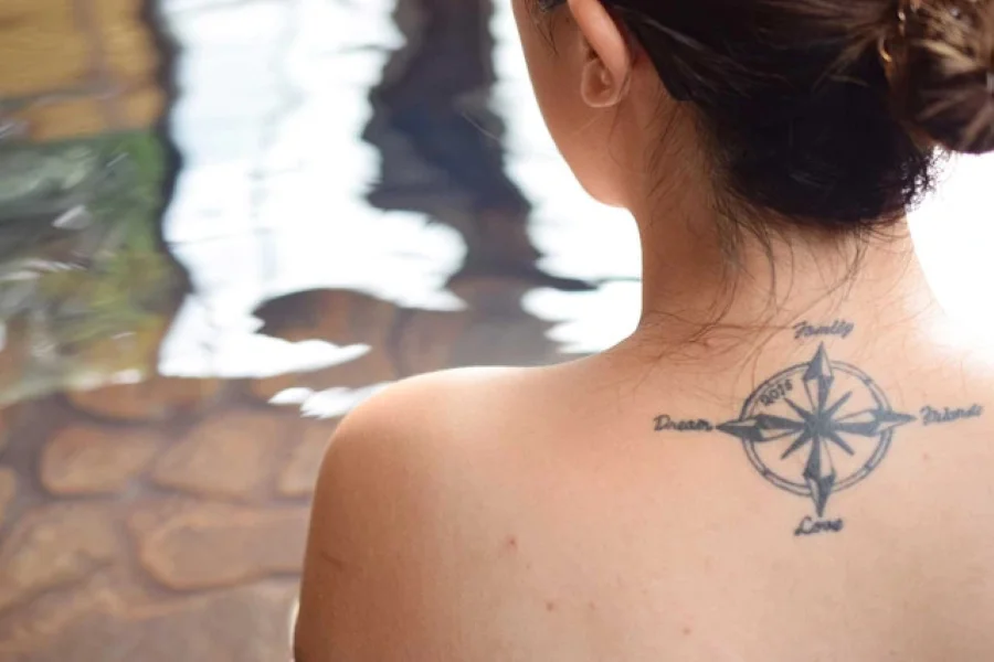 Tại Nhật Bản, nhiều onsen công cộng vẫn còn những hạn chế nhất định đối với người có hình xăm