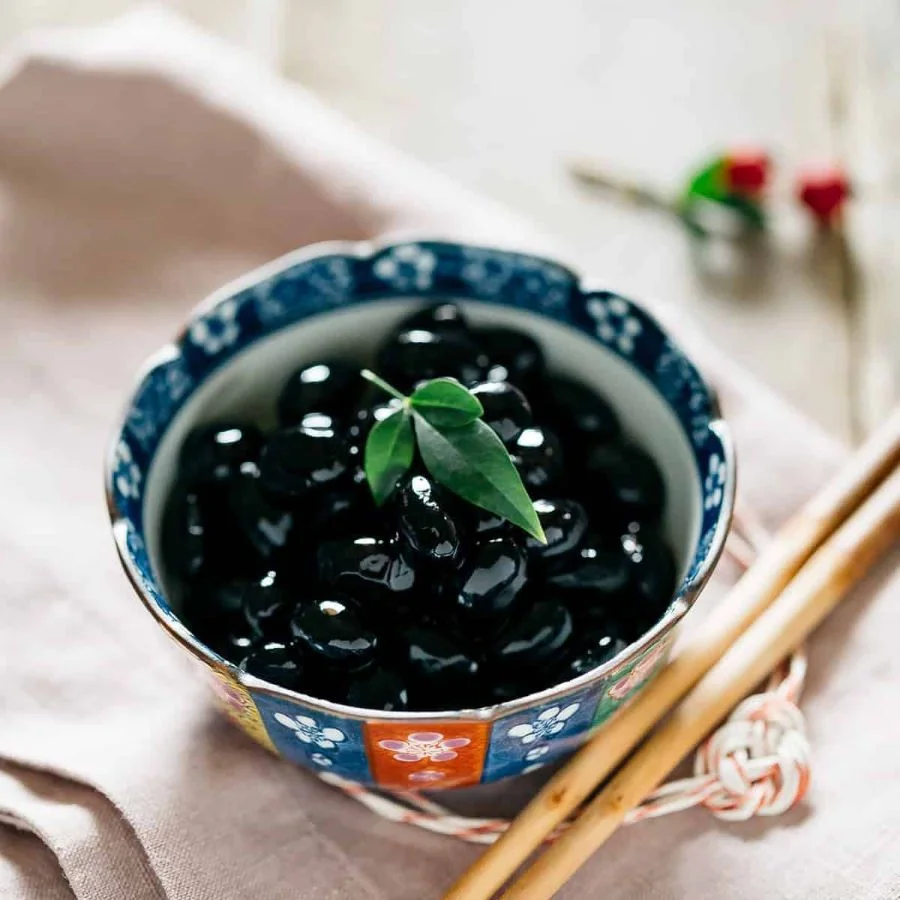 Kuromame không chỉ là một món ăn ngon miệng mà còn mang ý nghĩa sâu sắc về văn hóa và những lời chúc tốt đẹp