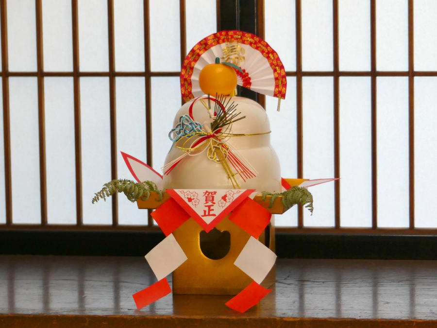 Kagamimochi là một loại bánh dày truyền thống mà bạn nên thử khi đi du lịch Nhật Bản