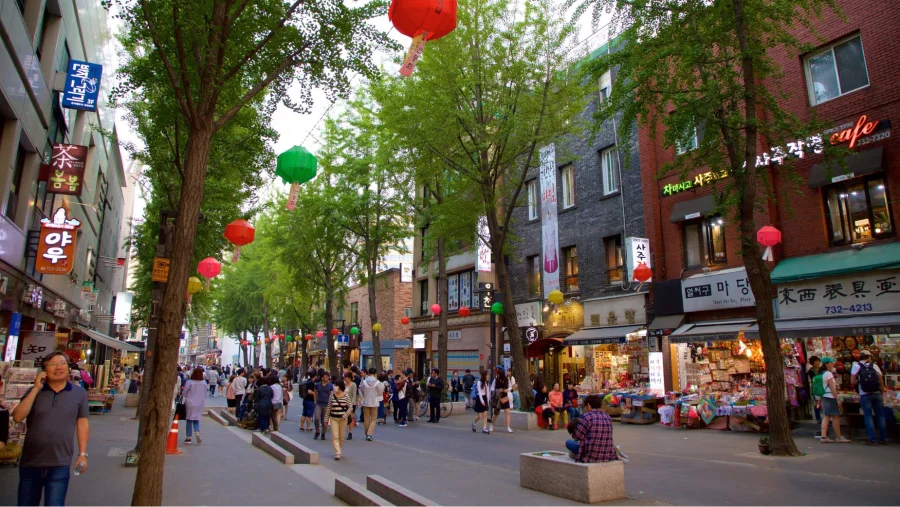 Phố Insadong là một điểm đến không thể bỏ qua khi đi du lịch Seoul