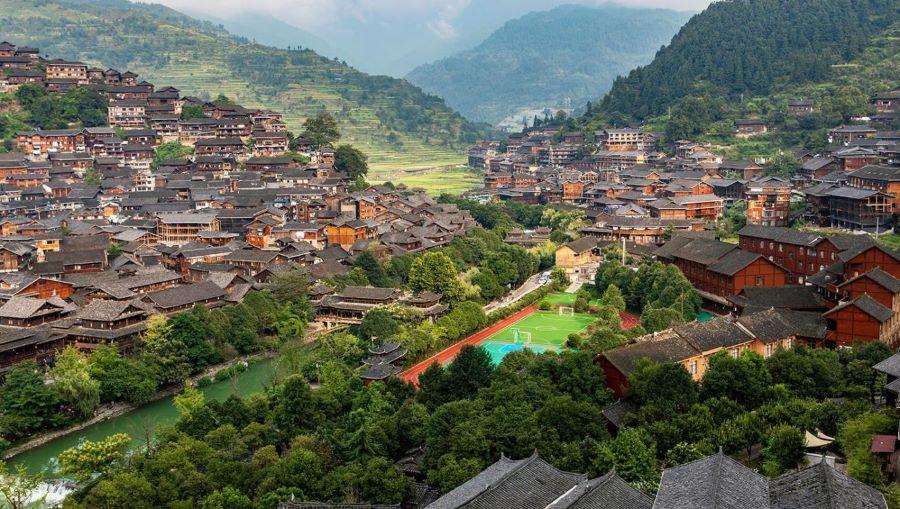 Người dân tộc Miêu cực kì thích “đeo” các loại trang sức bằng bạc