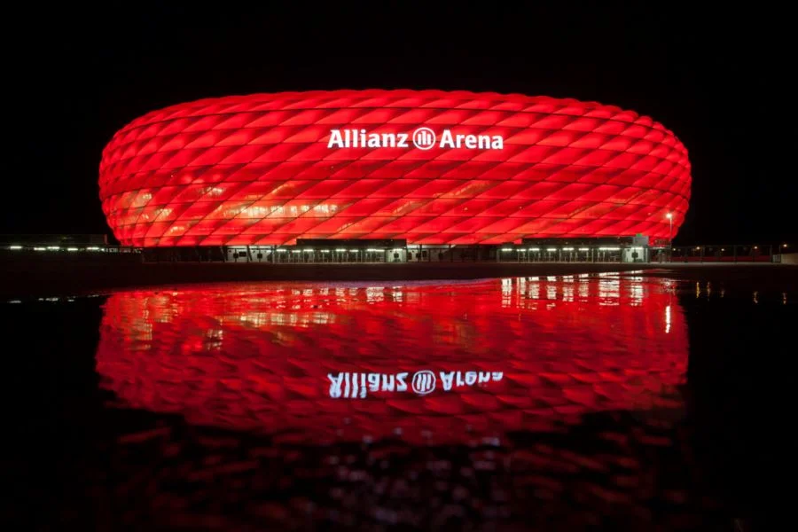 Sân vận động Allianz Arena sở hữu hệ thống 3000 đèn LED có thể thay đổi màu sắc