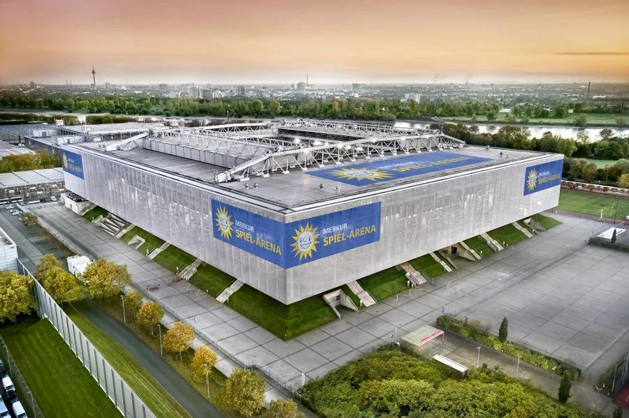 Merkur Spiel-Arena là một sân vận động đa năng nằm tại thành phố Düsseldorf