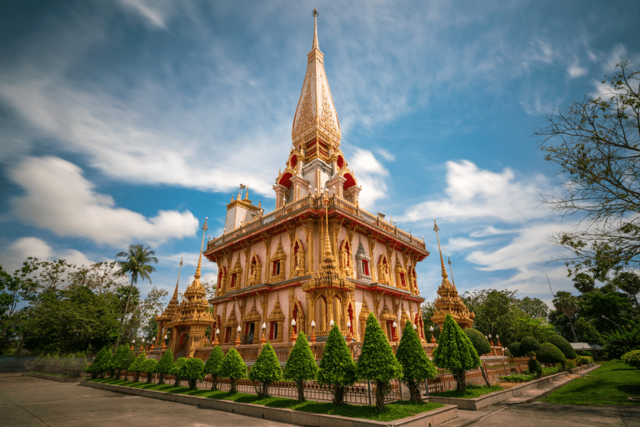 Trở về không gian bình yên tại Chùa Wat Chalong