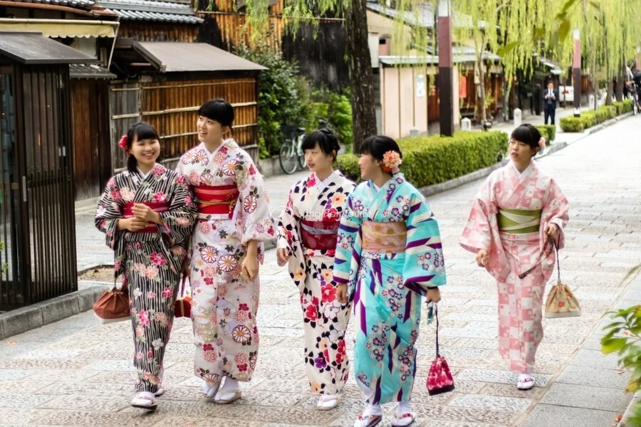Du khách đến Nhật Bản có thể tham gia trải nghiệm mặc Kimono và Yukata