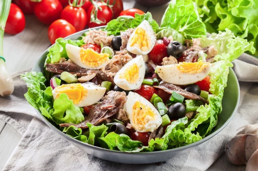 Salade Nicoise là món salad đặc trưng và nổi tiếng nhất trong văn hóa ẩm thực nước Pháp