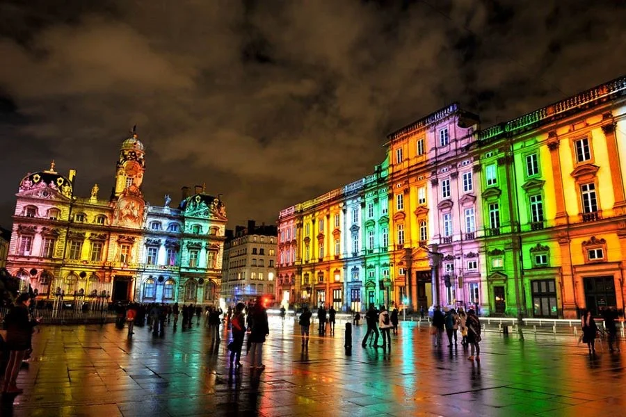 Lễ hội ánh sáng Lyon được tổ chức vào tháng 12 hằng năm tại thành phố Lyon