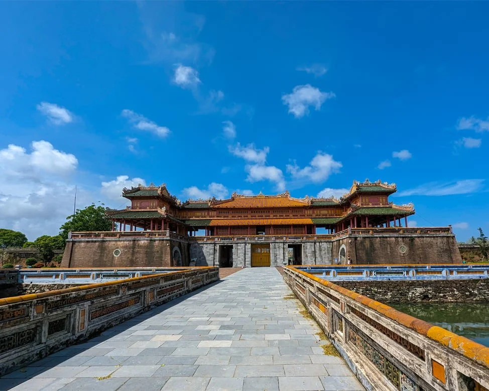 Tại sao nên lựa chọn đi du lịch trong nước tại Top Ten Travel
