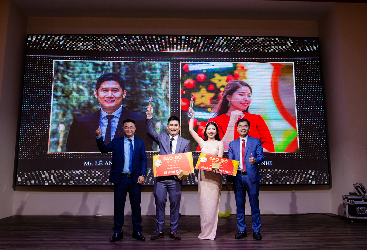 2 chiến binh sao đỏ Top Ten