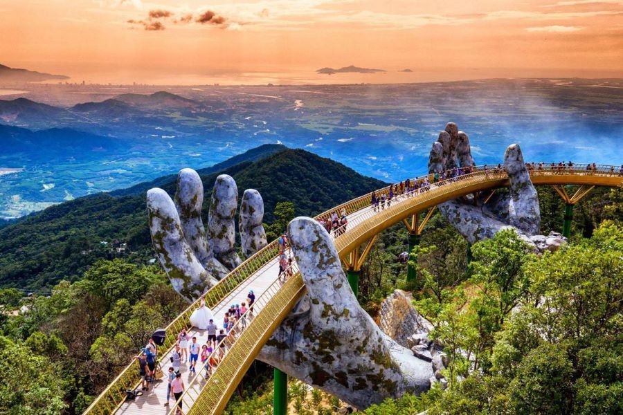 Cầu Vàng - Biểu tượng của Đà Nẵng