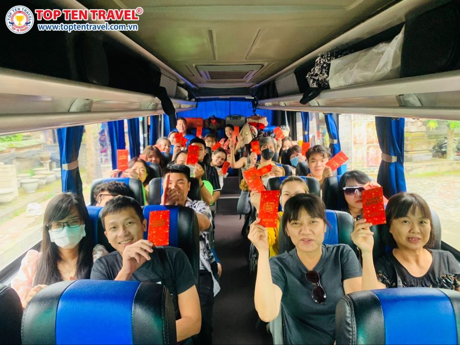 Chương trình lì xì may mắn trong dịp Tết 2024 tại Top Ten Travel
