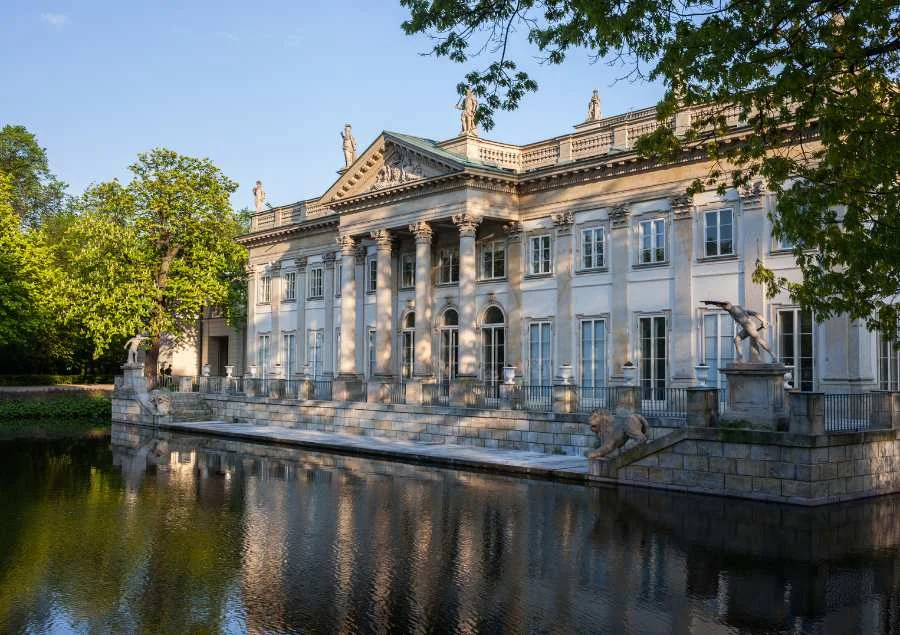 Palais de l'Isle từ lâu đã trở thành biểu tượng không thể thiếu của thành phố Annecy