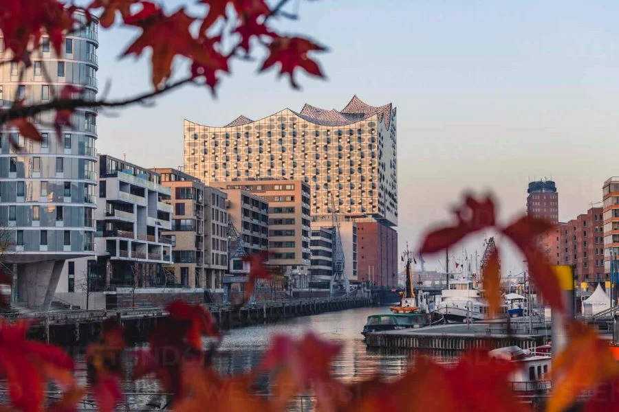 Nhà hát Elbphilharmonie là một biểu tượng kiến trúc đương đại nổi tiếng của Đức
