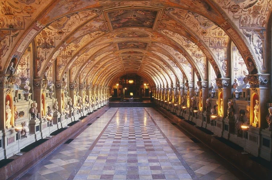 Khám phá cung điện Munich cổ kính, nguy nga bậc nhất 