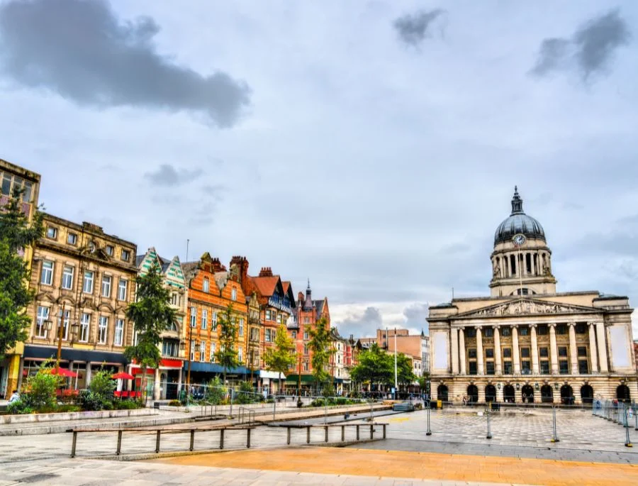 Vẻ đẹp cổ kính và bình yên của thành phố Nottingham