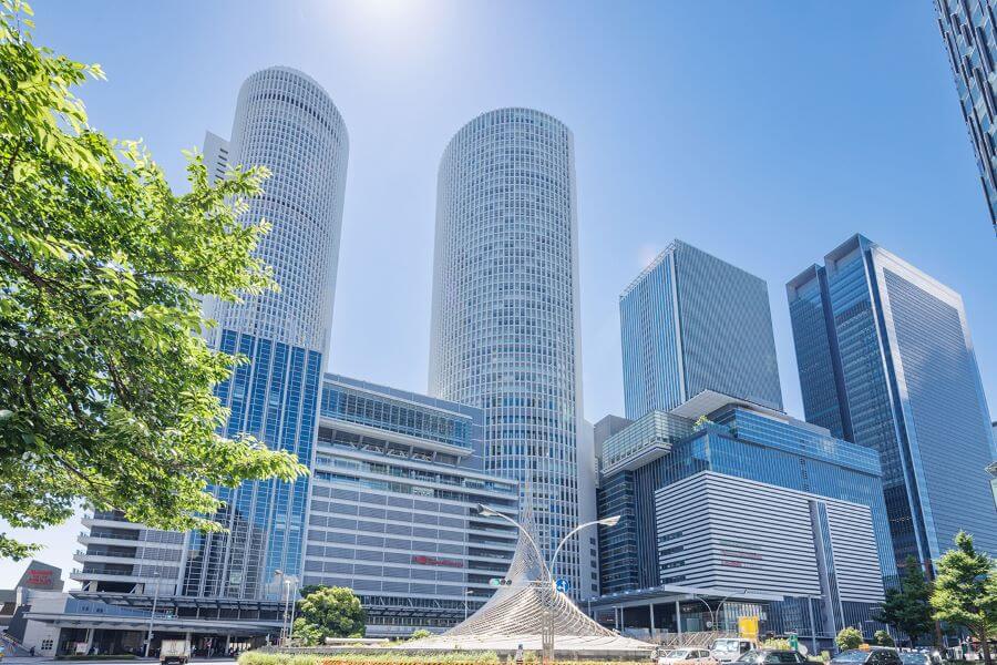 Tháp đôi JR Central là sự kết hợp hài hòa giữa hai tòa tháp, tạo nên một tổng thể kiến trúc vừa độc đáo vừa thống nhất