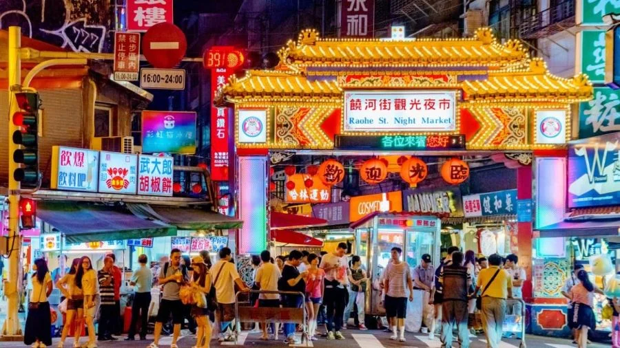 Chợ đêm là một trong những hoạt động thú vị tại Đài Loan mà bạn không được bỏ qua