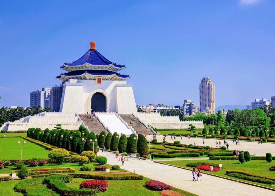 Đài Tưởng Niệm Trung Chính là điểm đến thu hút đông đảo du khách từ khắp mọi nơi