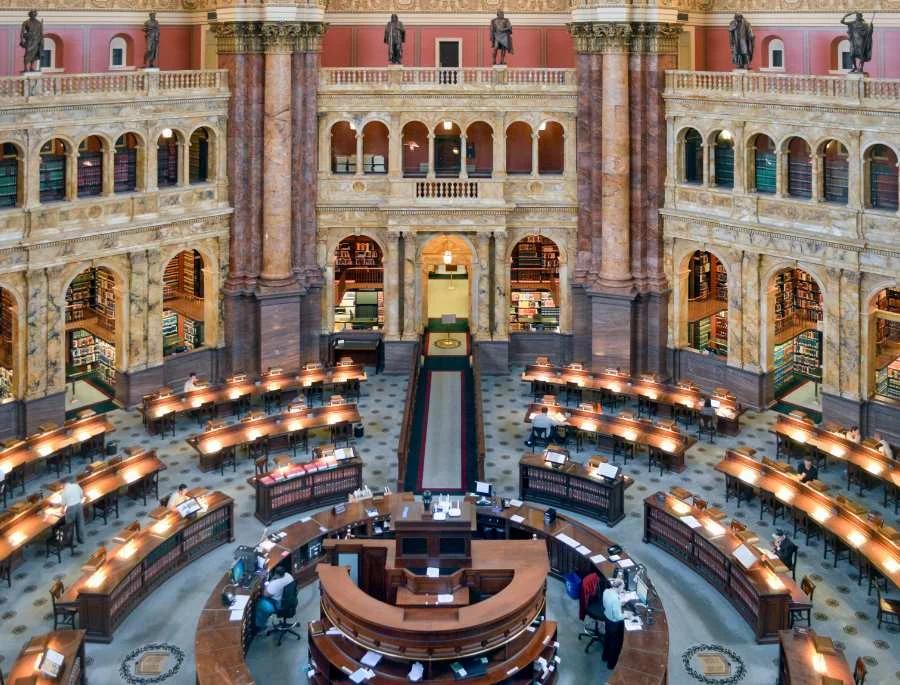 Library of Congress là một trong những thư viện công cộng lớn nhất và nổi tiếng nhất thế giới