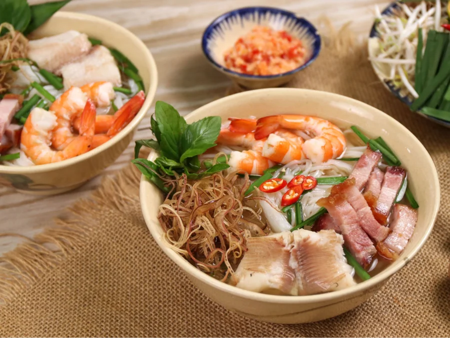 Bún nước lèo chính là món ăn thơm ngon, hấp dẫn mà bất cứ ai cũng phải thử qua ít nhất một lần
