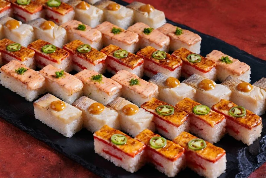 Oshi sushi là một trong những loại sushi cổ điển và mang đậm nét văn hóa của Nhật Bản