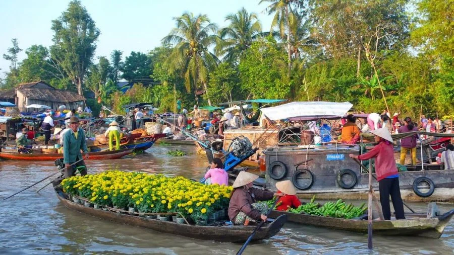 Khám phá những khu chợ nổi nổi tiếng tại miền Tây