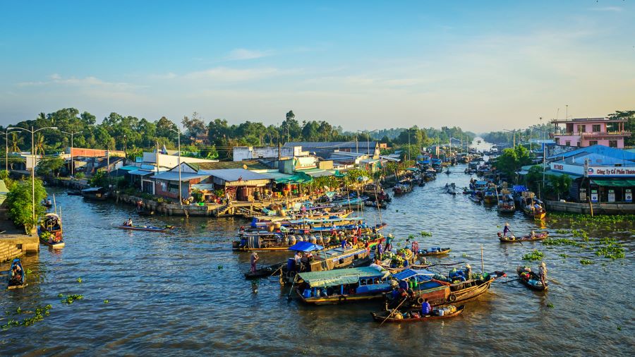 Chợ nổi Ngã Năm ngày giáp Tết