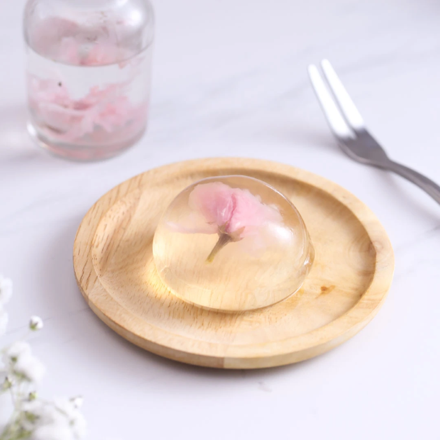 Mochi giọt nước mang trong mình vẻ đẹp tinh khiết và trong suốt tựa như những viên ngọc