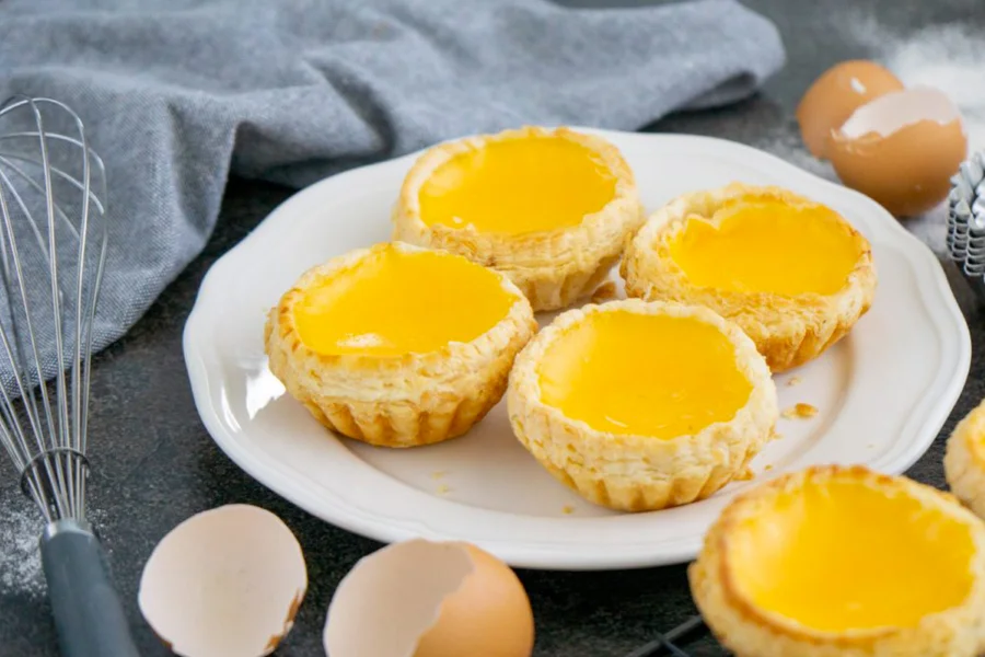 Bánh trứng không chỉ là món ăn hoàn hảo cho trà chiều mà còn được yêu thích bởi hương vị thơm ngon, béo ngậy