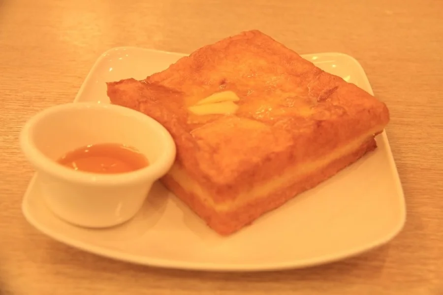 Bánh mì nướng kiểu Pháp Hồng Kông - sự kết hợp độc đáo giữa món ăn sáng truyền thống của Pháp và khẩu vị của người dân địa phương