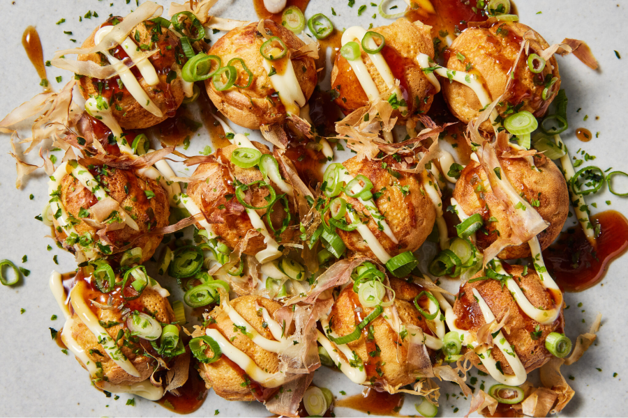 Takoyaki - Một trong những món ăn đường phố Nhật Bản nổi tiếng mà bạn không được bỏ qua khi đặt chân đến đây