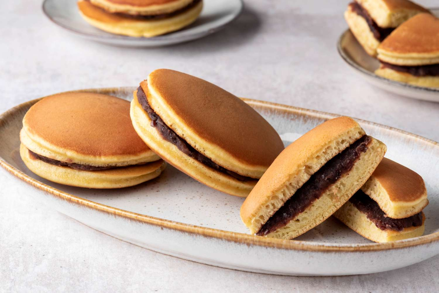 Những chiếc bánh dorayaki thơm ngon này trên khắp các con phố ở Nhật Bản