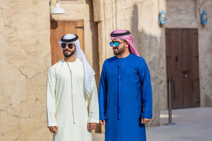 Trang phục thường thấy của nam giới Dubai 