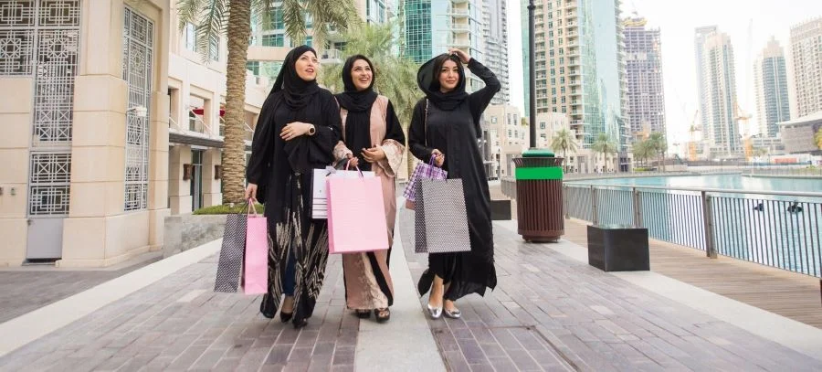 Nữ giới Dubai đặc biệt chú trọng việc ăn mặc kín đáo