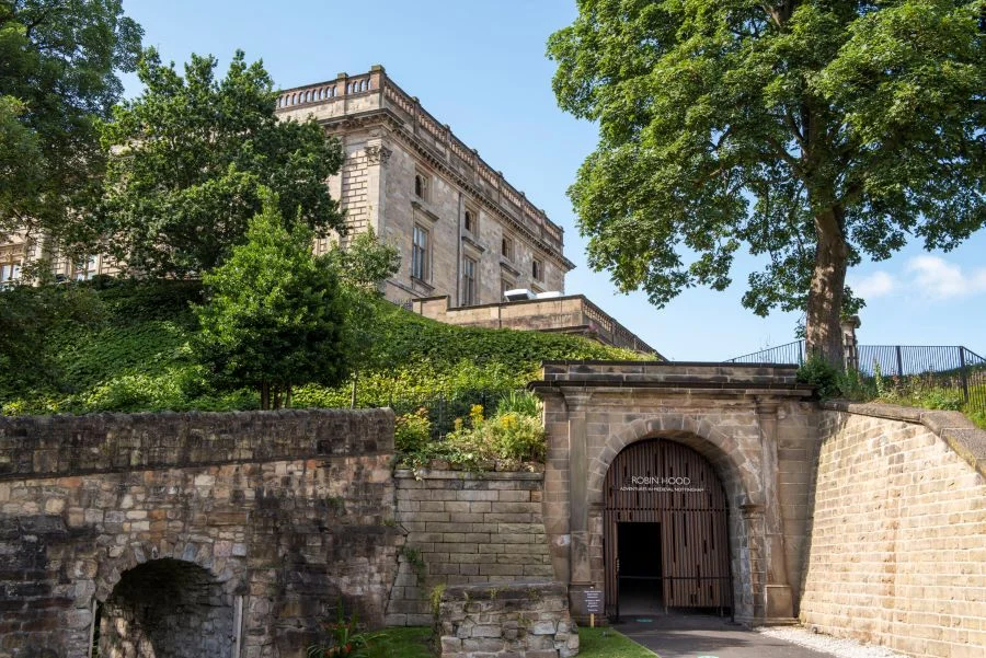 Lâu đài Nottingham tọa lạc ở một vị trí tuyệt đẹp ngay giữa thành phố Nottingham
