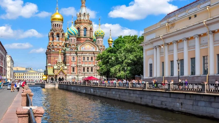 Nhà thờ là biểu tượng văn hóa và tâm linh của người dân Saint Petersburg
