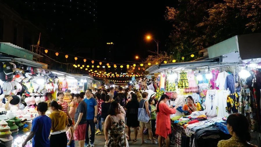 Du khách tuyệt đối không thẻ bỏ qua trải nghiệm chợ đêm Nha Trang