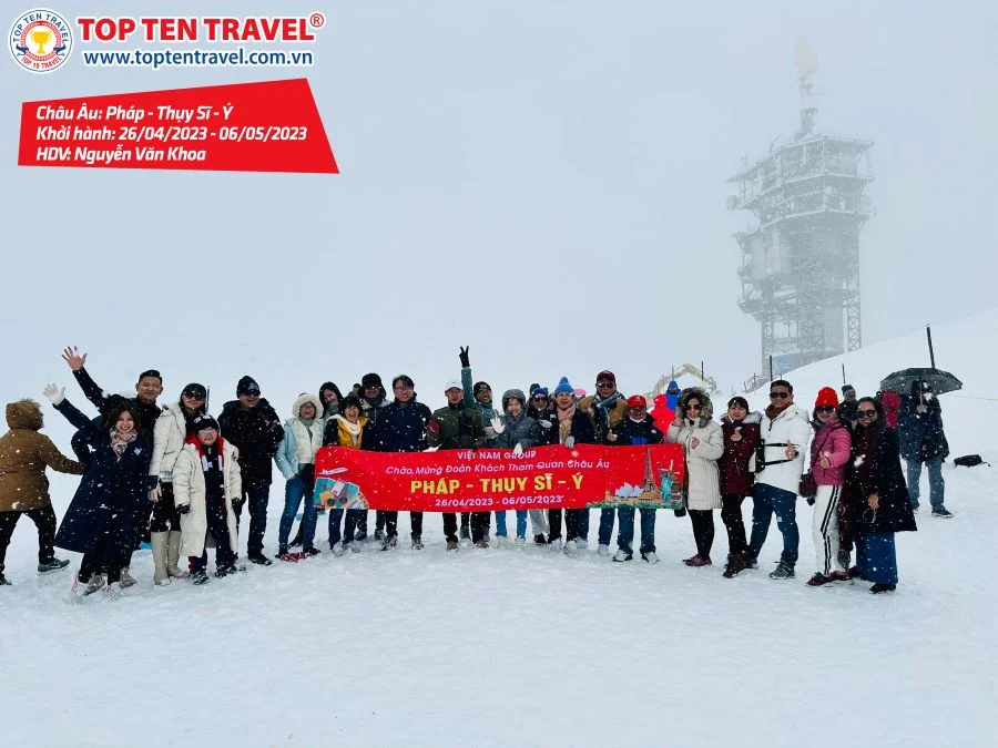 Tổng hợp hình đoàn tour du lịch khởi hành tháng 4 tại Top Ten Travel