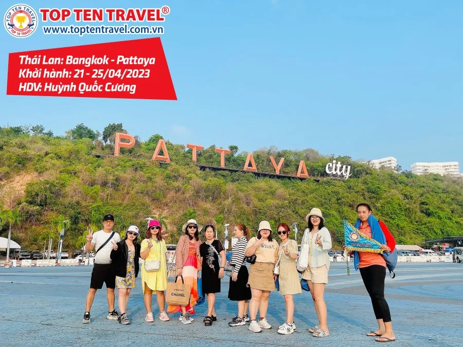 Tổng hợp hình đoàn tour du lịch khởi hành tháng 4 tại Top Ten Travel