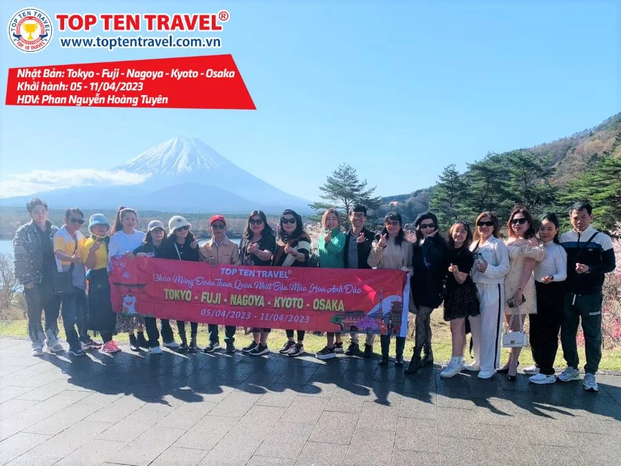 Tổng hợp hình đoàn tour du lịch khởi hành tháng 4 tại Top Ten Travel