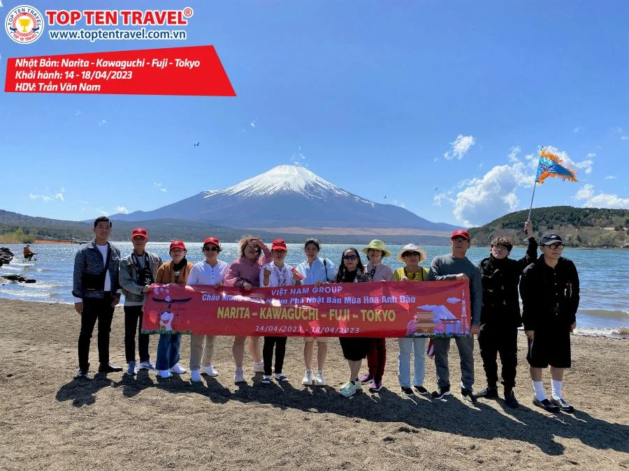 Tổng hợp hình đoàn tour du lịch khởi hành tháng 4 tại Top Ten Travel