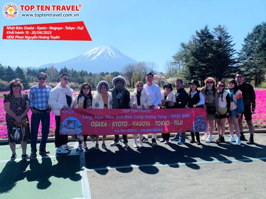 Tổng hợp hình đoàn tour du lịch khởi hành tháng 4 tại Top Ten Travel